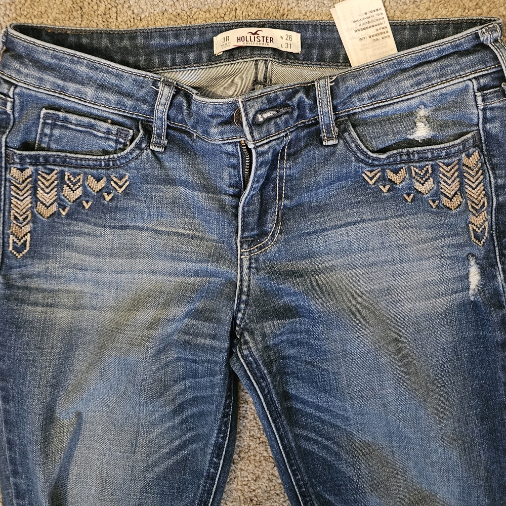 Hollister Women's Blue Embroidered Jeans